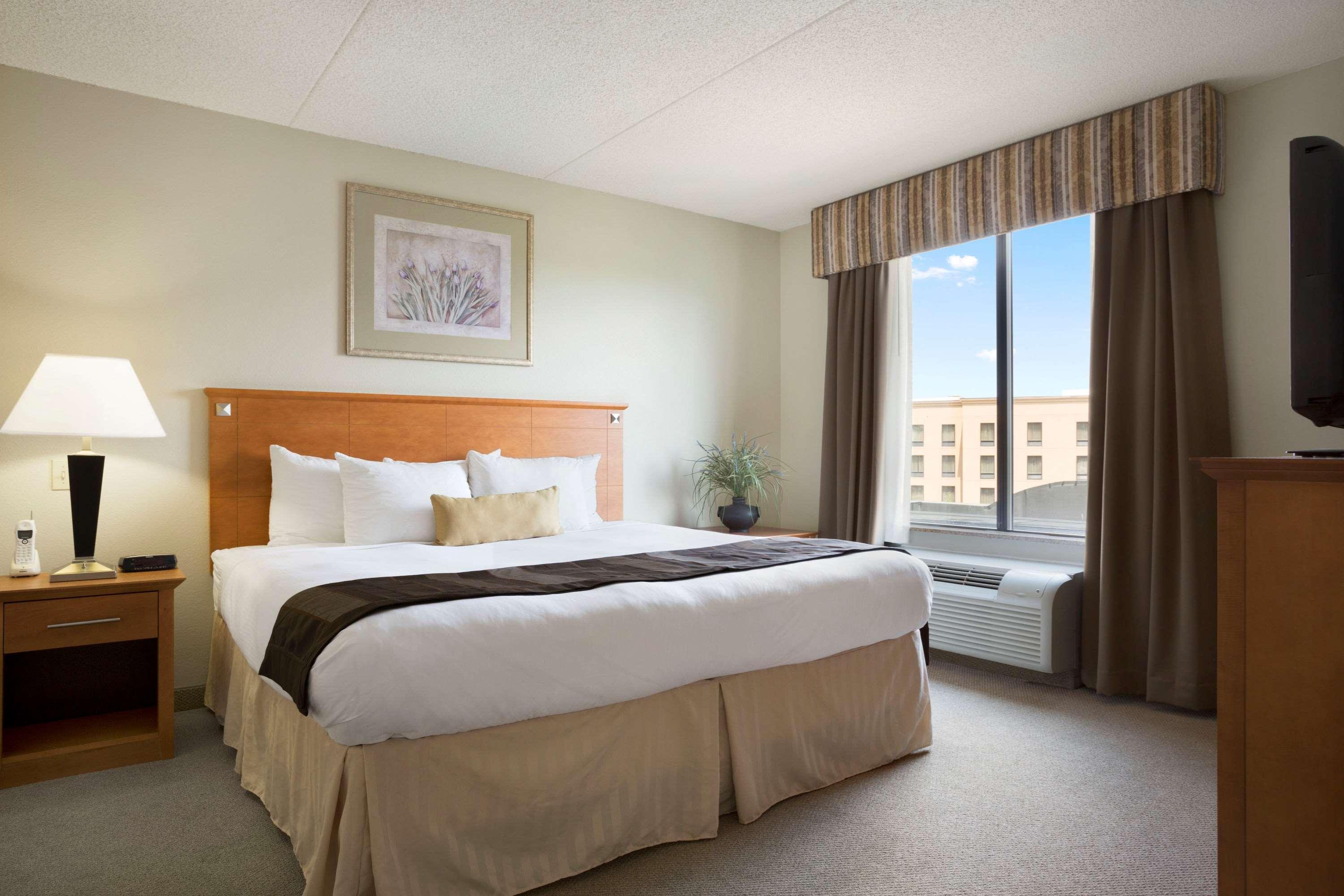 Wingate By Wyndham East