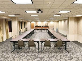 Hotel Wingate By Wyndham East 3*