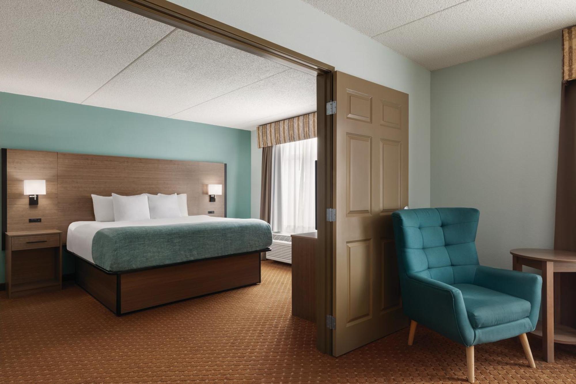 Wingate By Wyndham East Hotel