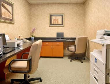 Wingate By Wyndham East Hotel 3*